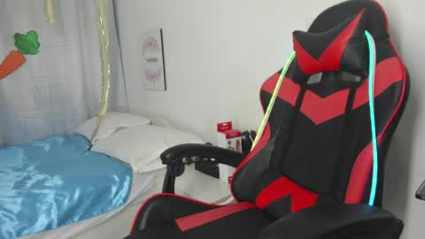 Snapshot of julian_xp chatting on April 2026 07:00:01 PM Julian online show from April 2026 07:00:01 PM