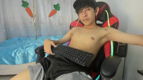 Snapshot of julian_xp chatting on April 2026 07:07:01 PM Julian online show from April 2026 07:07:01 PM