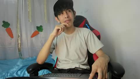 Snapshot of julian_xp chatting on April 2026 07:08:02 PM Julian online show from April 2026 07:08:02 PM