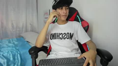 Snapshot of julian_xp chatting on April 2026 07:09:01 PM Julian online show from April 2026 07:09:01 PM