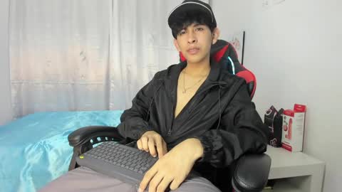 Snapshot of julian_xp chatting on May 2026 07:07:02 PM Julian online show from May 2026 07:07:02 PM