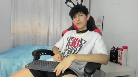 Snapshot of julian_xp chatting on May 2026 07:30:01 PM Julian online show from May 2026 07:30:01 PM