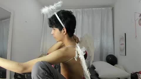 Snapshot of julian_xp chatting on May 2026 06:47:02 PM Julian online show from May 2026 06:47:02 PM