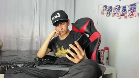 Snapshot of julian_xp chatting on May 2026 08:05:02 PM Julian online show from May 2026 08:05:02 PM