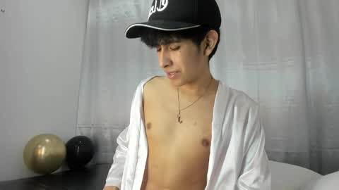 Snapshot of julian_xp chatting on May 2026 06:58:01 PM Julian online show from May 2026 06:58:01 PM