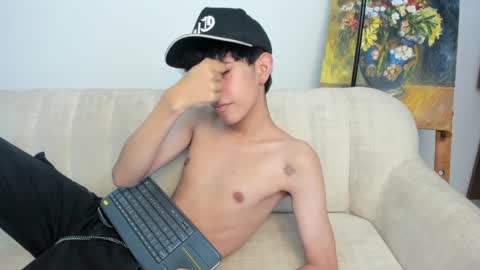 Snapshot of julian_xp chatting on May 2026 02:35:02 PM Julian online show from May 2026 02:35:02 PM