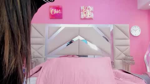juliana_diamond_ online show from May 2026 03:24:02 AM