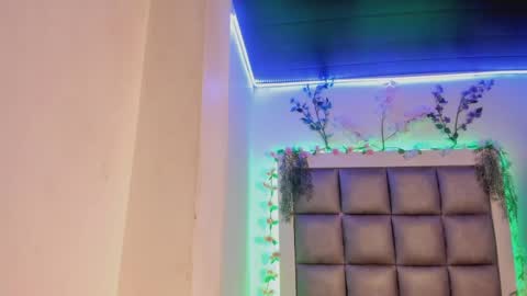 juliana_js_ online show from April 2026 04:07:01 AM