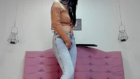 Juliana online show from December 2025 04:13:01 PM