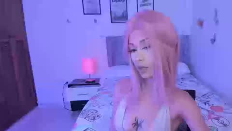 juliana online show from September 2025 01:00:02 PM