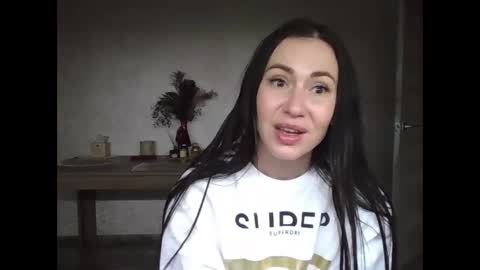 julianagold1 online show from December 2024 03:53:02 PM