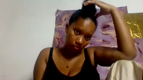 Julianah online show from July 2026 01:04:01 PM