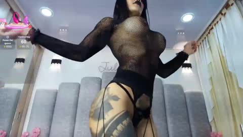 juliane_swee1 online show from May 2026 10:50:01 PM