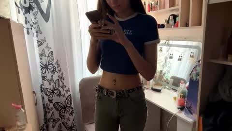 Snapshot of julianeaukamp chatting on February 2026 12:42:02 AM Viola online show from February 2026 12:42:02 AM