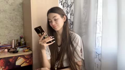 Snapshot of julianeaukamp chatting on February 2026 12:06:02 AM Viola online show from February 2026 12:06:02 AM