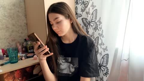 Snapshot of julianeaukamp chatting on February 2026 01:48:02 AM Viola online show from February 2026 01:48:02 AM