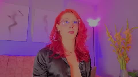 Snapshot of julianna_saenz chatting on November 2025 04:12:02 AM Juliana online show from November 2025 04:12:02 AM