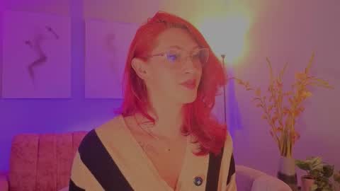 Snapshot of julianna_saenz chatting on December 2025 03:44:01 AM Juliana online show from December 2025 03:44:01 AM