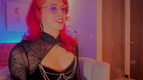 Snapshot of julianna_saenz chatting on December 2025 11:00:01 PM Juliana online show from December 2025 11:00:01 PM