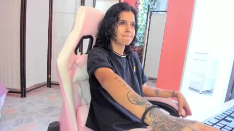 Snapshot of julianne_7 chatting on January 2026 07:30:01 PM julianne_7 online show from January 2026 07:30:01 PM