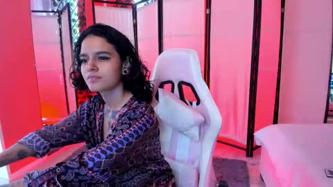 Snapshot of julianne_7 chatting on February 2026 09:29:02 PM julianne_7 online show from February 2026 09:29:02 PM