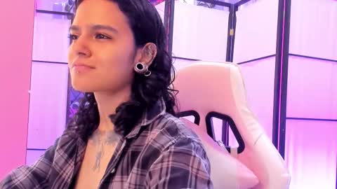 Snapshot of julianne_7 chatting on February 2026 08:25:02 PM julianne_7 online show from February 2026 08:25:02 PM