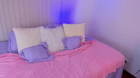 Snapshot of julianne__ chatting on February 2025 11:05:02 AM Julianne online show from February 2025 11:05:02 AM