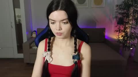 Julia online show from May 2026 04:01:01 PM