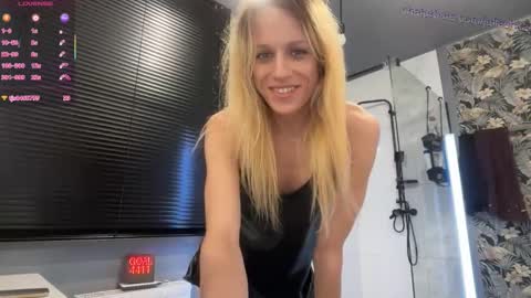 Julia online show from March 2026 08:55:01 PM