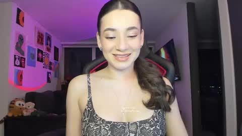 Snapshot of julidavila chatting on April 2026 12:23:01 AM Jeimy Help me to reach 100 thumbs up online show from April 2026 12:23:01 AM