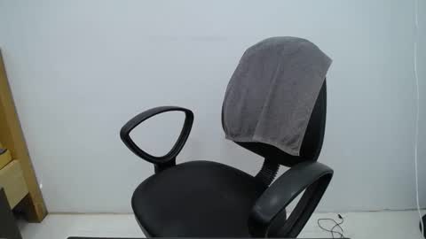 julie9x online show from October 2025 09:34:01 PM