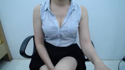 julie9x online show from May 2026 07:57:01 AM