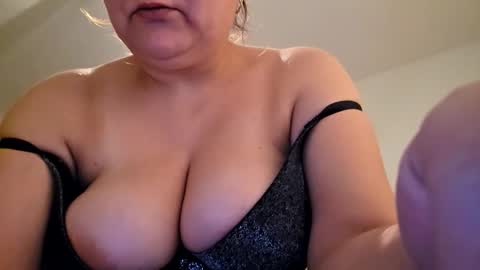 Julie online show from February 2026 06:49:02 PM