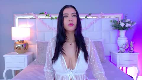 Snapshot of julie_bennet chatting on October 2025 05:16:01 AM Juliet Bennet online show from October 2025 05:16:01 AM