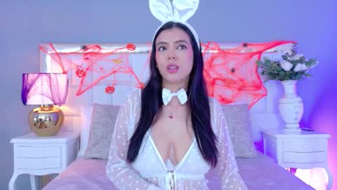 Snapshot of julie_bennet chatting on October 2025 04:24:01 AM Juliet Bennet online show from October 2025 04:24:01 AM