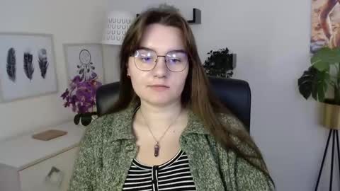 Julie online show from September 2025 12:38:02 PM