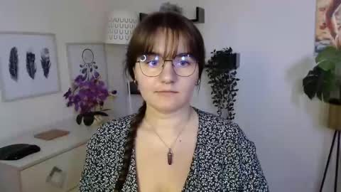 Julie online show from September 2025 12:28:02 PM