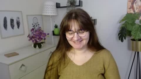 Julie online show from November 2025 01:43:01 PM