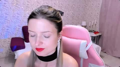 Snapshot of julie_flores chatting on December 2024 07:10:01 PM Julie online show from December 2024 07:10:01 PM