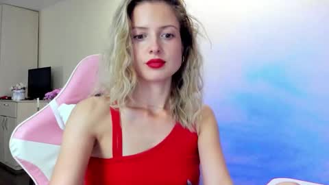 Snapshot of julie_flores chatting on September 2025 03:45:01 PM Julie online show from September 2025 03:45:01 PM