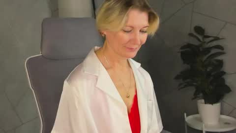 Julie Lucasss online show from March 2026 12:58:02 AM