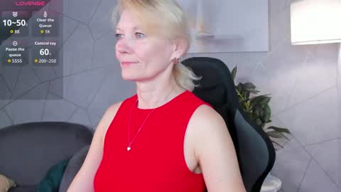 Julie Lucasss online show from June 2026 11:57:02 PM