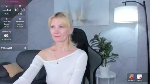 Julie Lucasss online show from June 2026 12:15:02 AM
