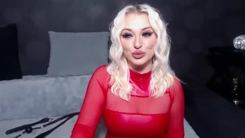 Snapshot of juliediamond chatting on February 2025 10:50:02 PM julia online show from February 2025 10:50:02 PM