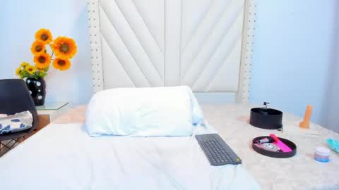 Julieehabubu online show from April 2026 10:36:02 PM