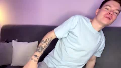 Julie and Thomas online show from September 2025 07:20:01 AM