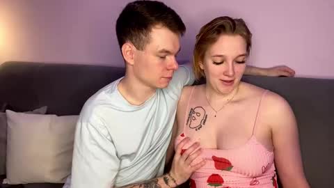 Julie and Thomas online show from September 2025 07:10:02 AM