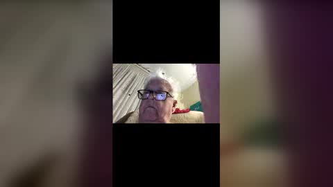 Snapshot of juliendad chatting on February 2026 03:35:01 PM juliendad online show from February 2026 03:35:01 PM