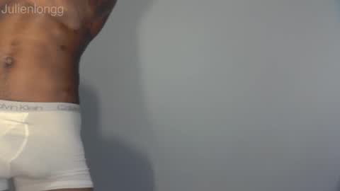 Snapshot of julienlongg chatting on February 2026 06:17:02 AM Julien online show from February 2026 06:17:02 AM