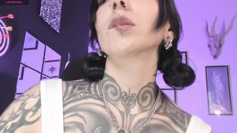 juliet_sourire online show from May 2026 02:13:01 PM
